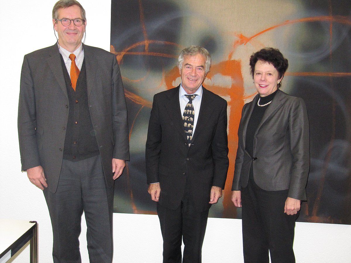 Bild 3 - vl Urs Brügger, VR-Mitglied Borregaard Schweiz AG; Landammann Walter Straumann; Volkswirtschaftsdirektorin Esther Gassler