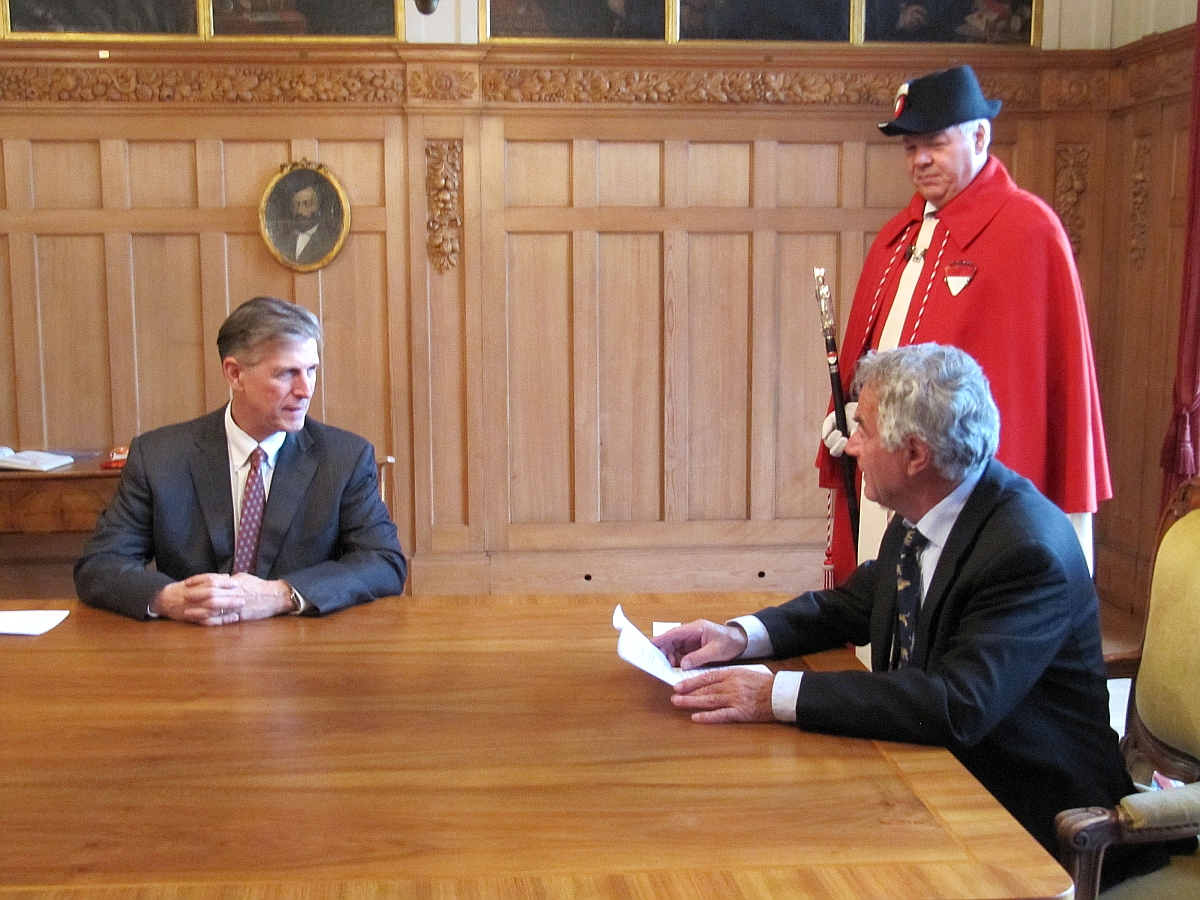 Bild 1 - US Botschafter Donald S. Beyer