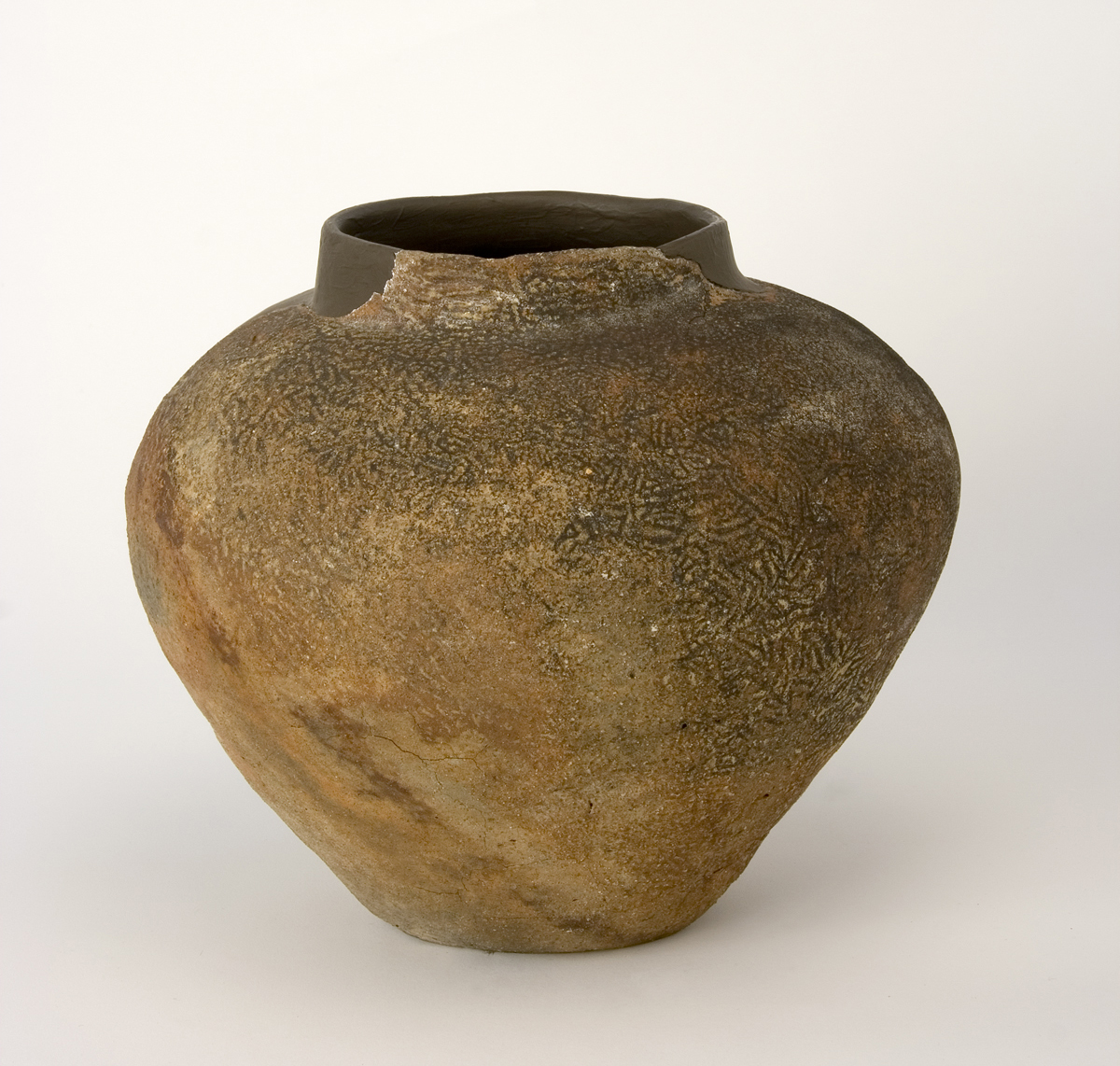 Bild 2 - Ganz erhaltenes Keramikgefäss aus dem Inkwilersee