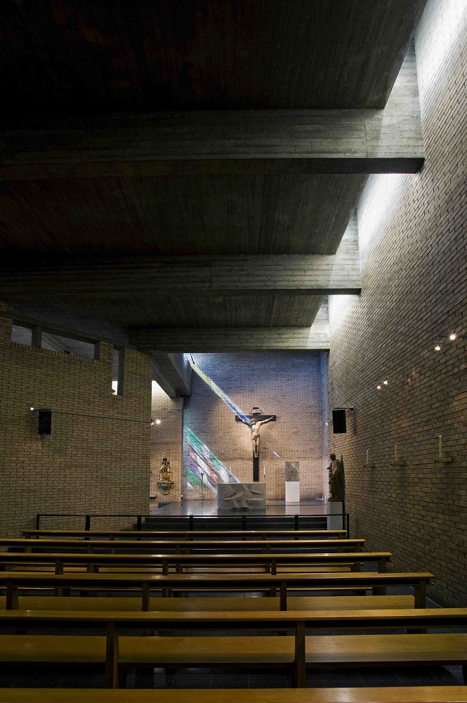 Solothurn. Die 1963 - 1966 erbaute Kirche des ehemaligen Klosters St. Josef.