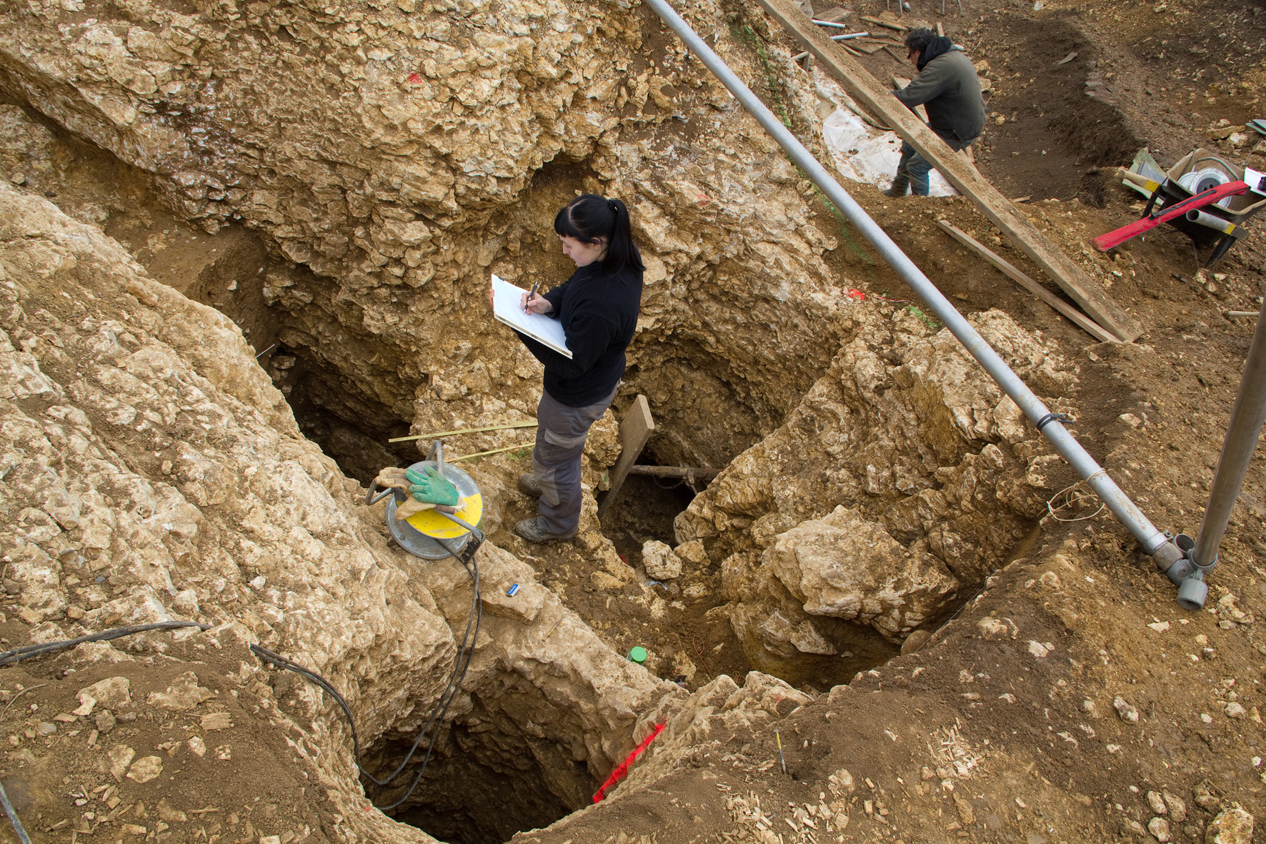 Ausgrabungen im jungsteinzeitlichen Bergwerk in Wangen bei Olten.
Foto: Kantonsarchäologie Solothurn.