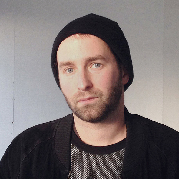 Nico Müller Nico Müller (*1983), Fotograf und Kunstschaffender, Bern (von 1983 bis 2006 im Kanton Solothurn wohnhaft)